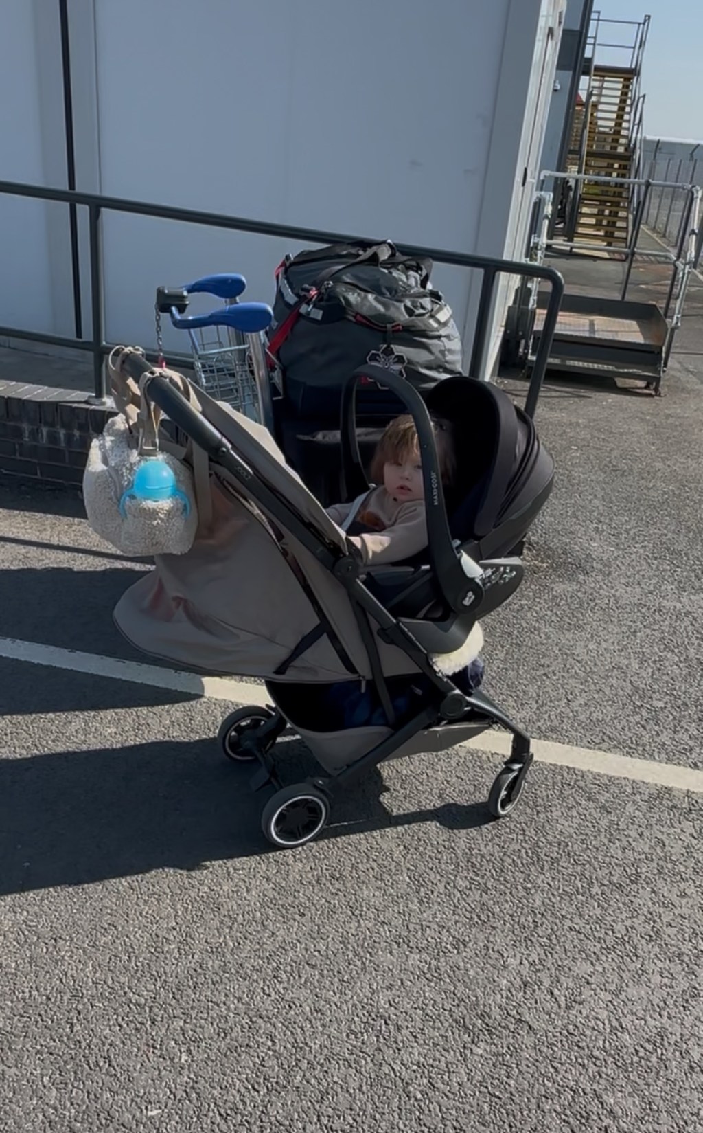 Best Car Seat and Stroller for Flying with a Baby: Complete Travel Guide&nbsp;2025