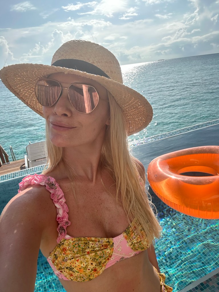 maldives water villa selfie 