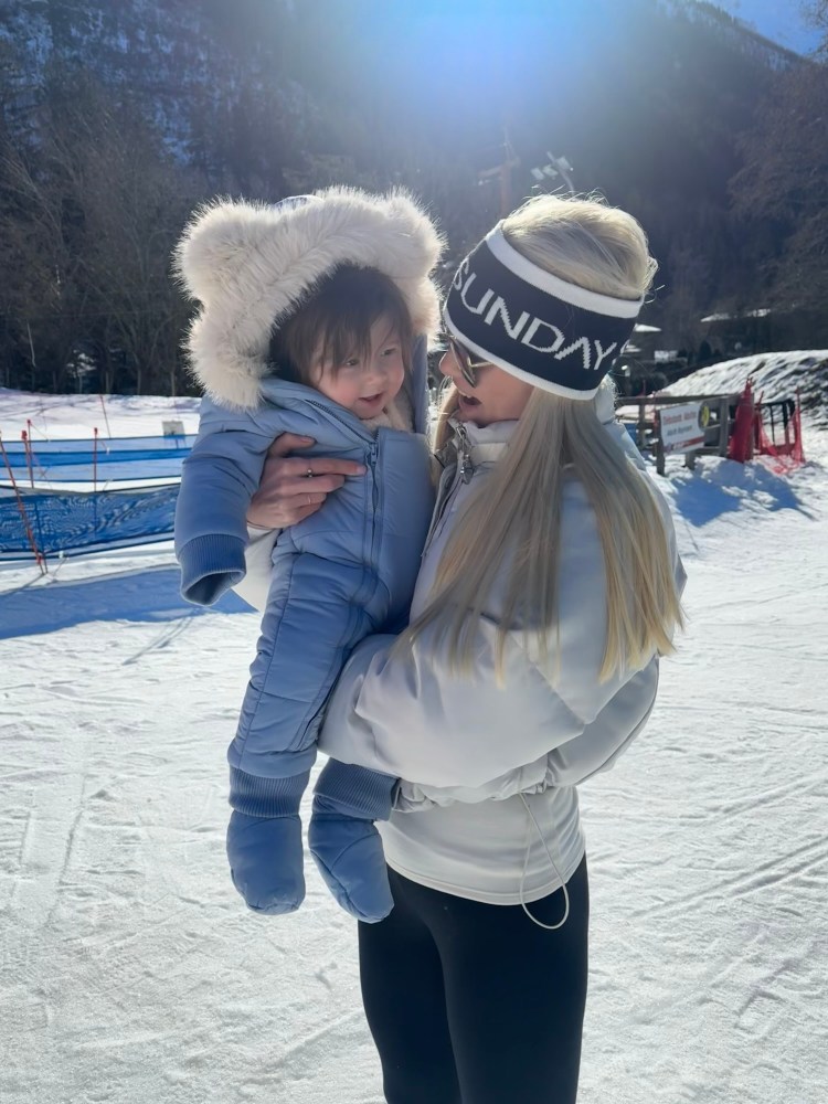 Mama and baby in chamonix